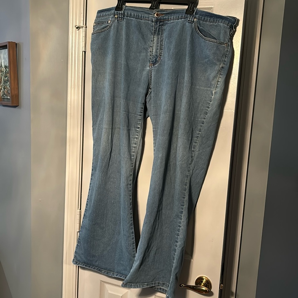 Avenue Blues faded light blue jeans size 22